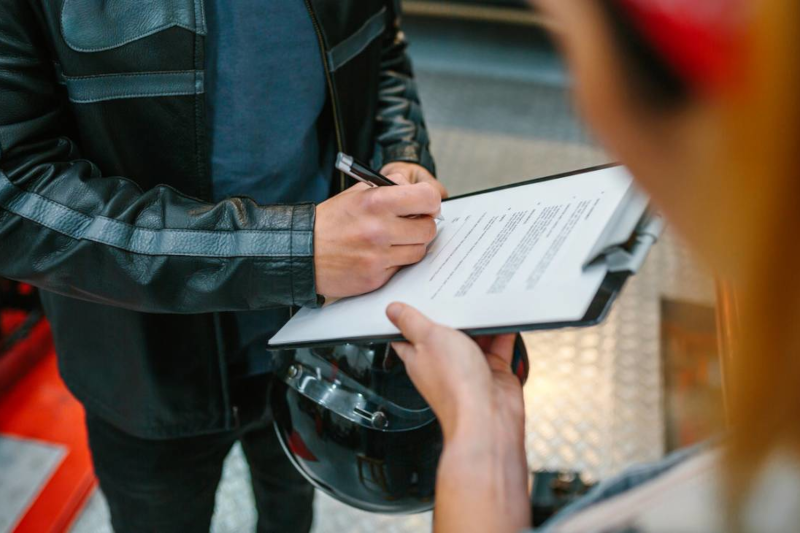 Assurance moto : comment choisir la formule adaptée à votre profil ?
