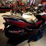 Eicma 2012 Honda : Forza 300cc arrière droit