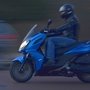 Essai Kymco K-Xct 125cc i : en action gauche