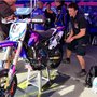 Supermoto Carole : mécanos aux petits soins