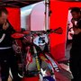 Supermoto Carole : mécanos dubitatifs