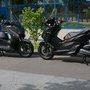 Essai comparatif X-Max – Forza 125cc : X-Max droite - Forza gauche