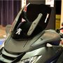Salon du Scooter Paris : Peugeot Metropolis Rs - pare brise et clignotants
