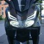 Essai comparatif X-Max – Forza 125cc : Forza - signature avant