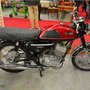 Rétromobile 2013 : village artisans, Yamaha RD 350cc, stand FVE
