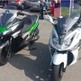 Comparatif Kawasaki J300 - Sym Gts 300 Efi Abs Start&Stop : droite (...)