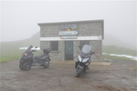 A l'assaut des Pyrénées : froid brouillard au col de Pailhères - JPEG - 194.6 ko - 600×397 px