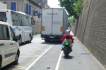 Scooter : comment suivre une voiture
