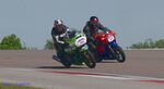 Coupes Moto Légende 2016 : KAWASAKI-GODIER-GENOUD 1135 Performance Replica 1982, Guy Roland - SUZUKI 750 Endurance 1985, Guy Lallemand - JPEG - 59.9 ko - 1000×546 px