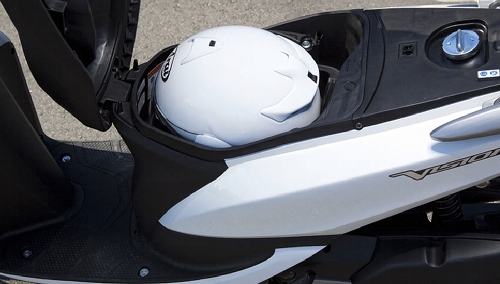 Honda Vision 110cc : coffre