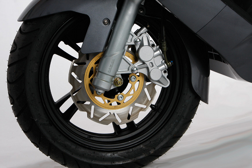 Daelim S3 : roue avant Touring